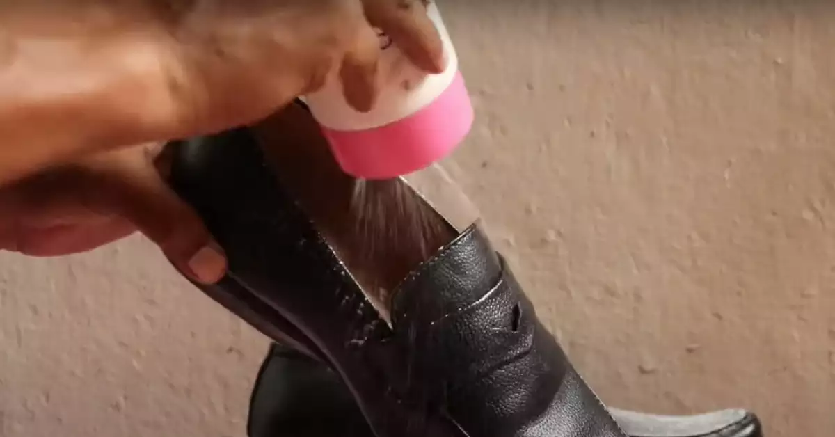 Removing Odor From Leather Shoes (5 Easiest Steps!)